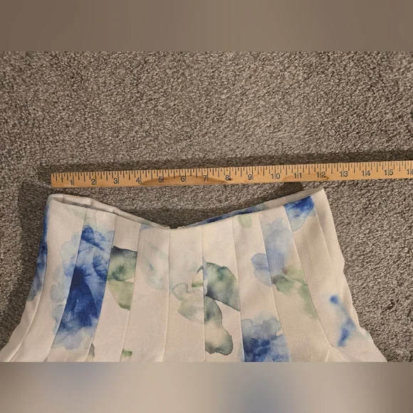 L'ATISE by Amy Floral Pleated Mini Skirt women's size small - Picture 2 of 8